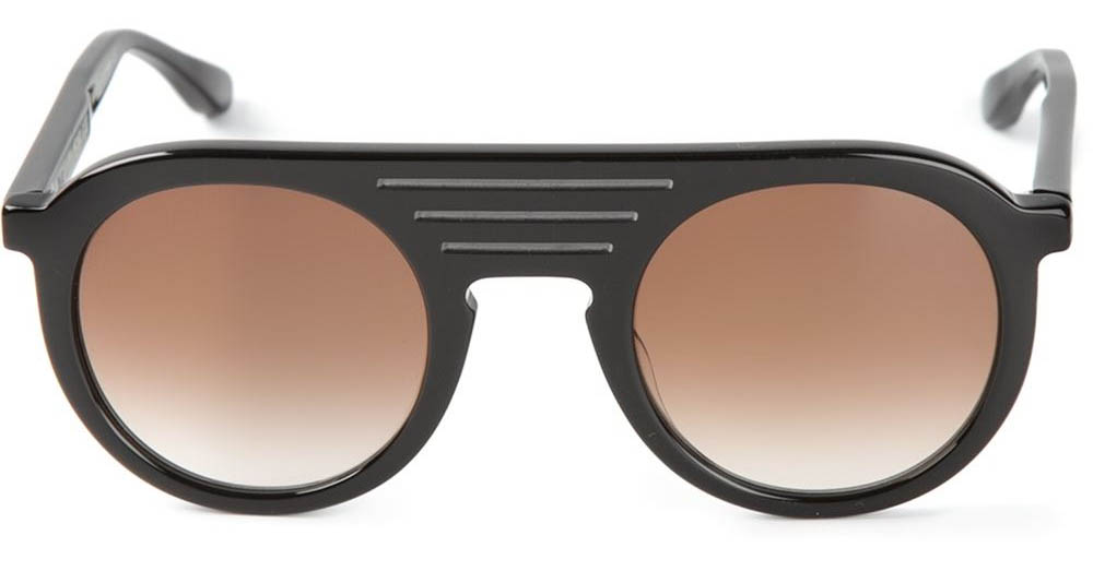 Black round sunglasses from Thierry Lasry