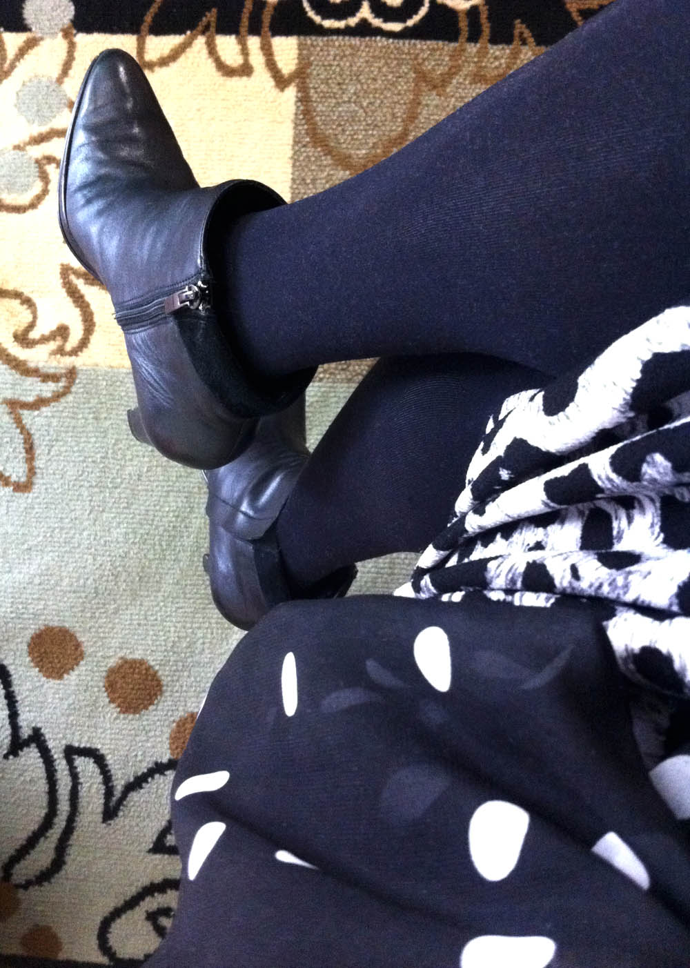 animal print dress black fitted jacket black white polka dot scarf black ankle boots black tights 3