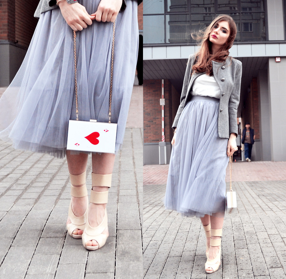 Alexandra M Moscow Russia stylist wearing tulle skirt from OASAP