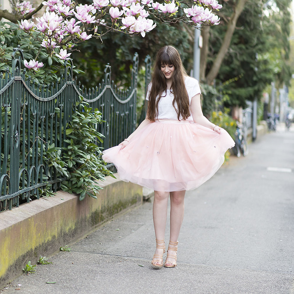 Blogger Andrea Funk from Germany wearing a pink tulle skirt