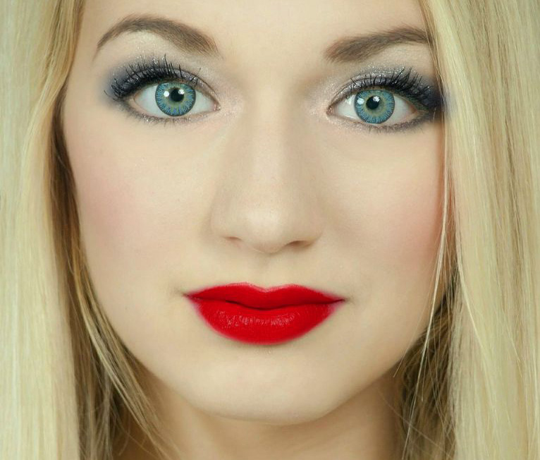 woman red lipstick