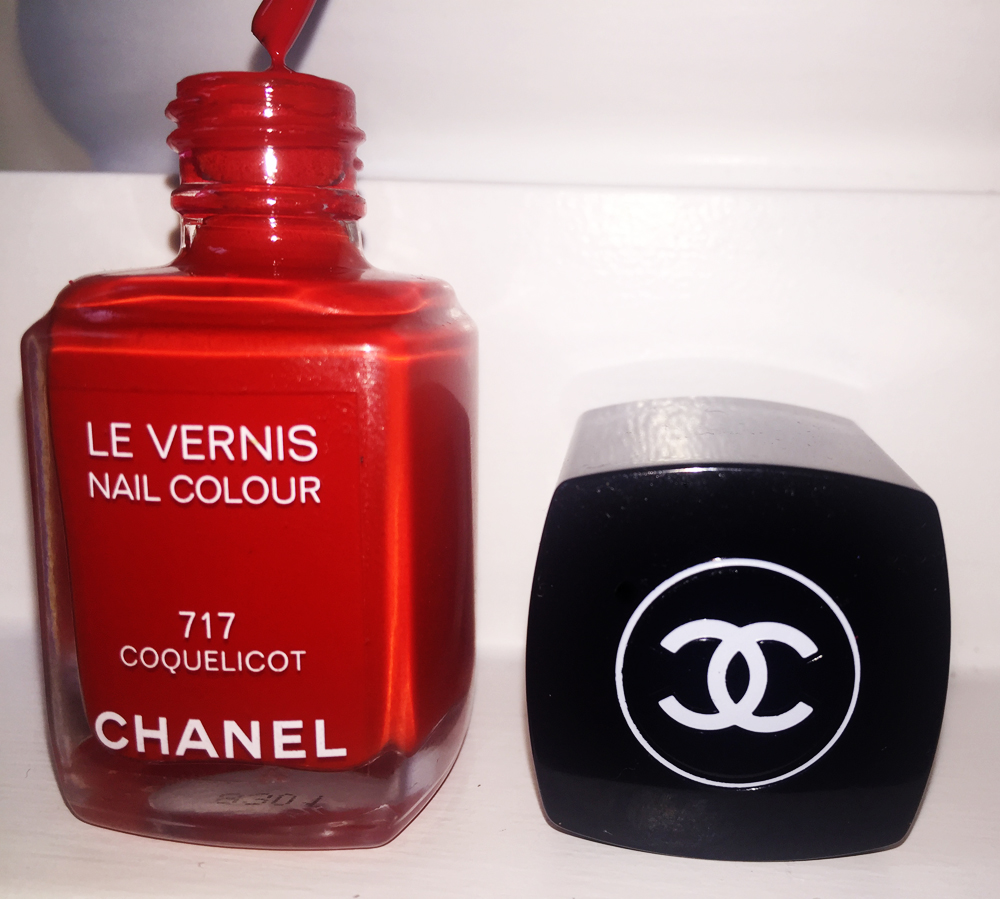 chanel le vernis nail color coquelicot chanel red nail polish