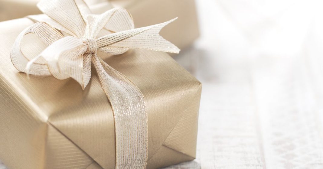 Unique Gift Ideas for a Loved One's Vow Renewal
