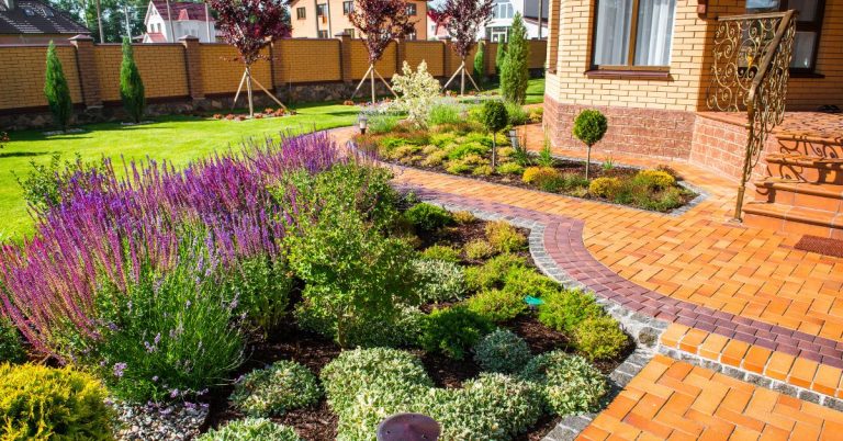 Tips for Beautiful Landscaping That Requires Little Effort