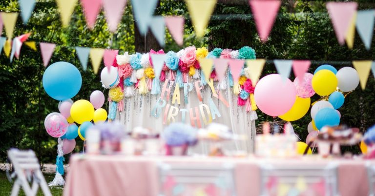 4 Unique Backdrop Ideas for a Birthday Party