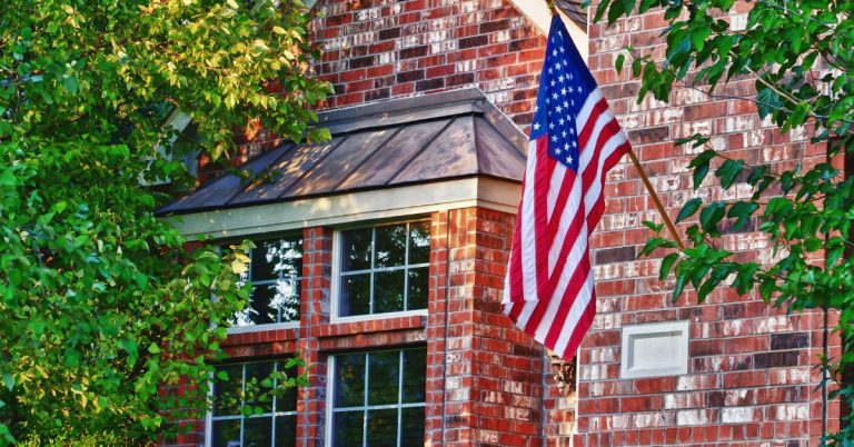 4 Ways To Decorate Your Front Yard for Memorial Day